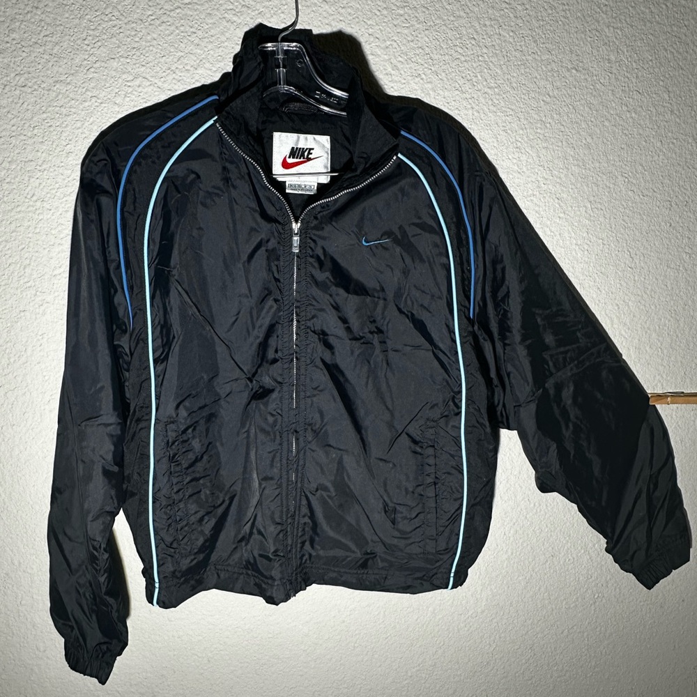 Womens Nike Retro Windbreaker